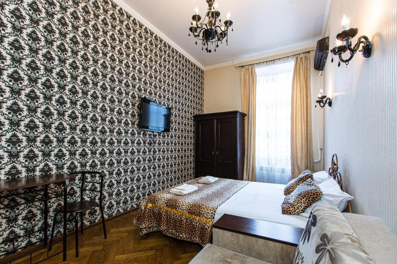 в оренду на копеника 12, біля палацу потоцьких * Lviv